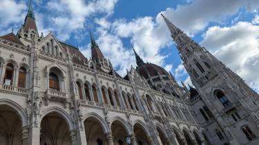 Bejelentette Gajdos László, újabb feljelentést tettek a Gulyás Gergely után maradt ügyekben