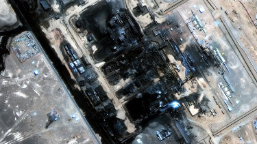 Műholdfelvételek tanúsítják, mekkora pusztítás történt a kulcsfontosságú Petroline-olajvezetéken