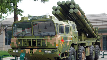 Felfedte a csúcsmodern PHL-03-as képességeit a keleti nagyhatalom: ezekkel indulhat az invázió a sziget ellen