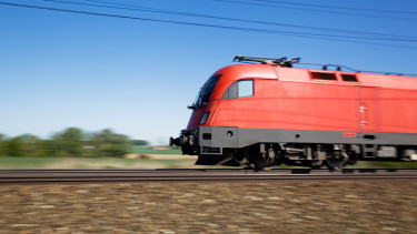 Egymillió kilométer után döntött a magyar vasúttársaság: hazatérnek a piros Taurusok