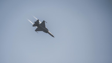 Alaposan bevásárol a világ egyik legszegényebb országa: számos JF-17 vadászgéppel gazdagodnak
