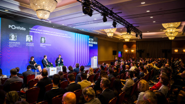 Lépést tartani az intelligencia-robbanással – Nyerő stratégiák a mind ádázabb AI-versenyhez az AI in Business nagyágyúitól