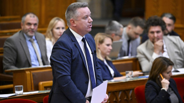 Gyökeres változást jelentett be a belügyminiszter: teljesen elválasztanák a politikát a magyar sporttól