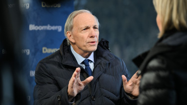 Még csak most jön a neheze? Baljós figyelmeztetést küldött Ray Dalio a befektetőknek