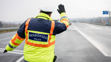 Lángokban állt az egyik jármű a karambol után: leállt a forgalom a sztráda egy szakaszán