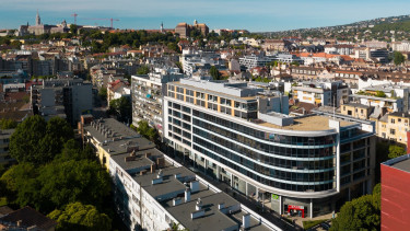 Teljes bérbeadottság a Zen Garden irodaházban, nyitottak az eladására is
