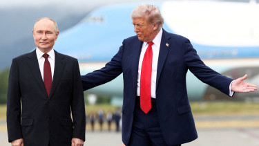 Elkezdődött Putyin és Trump tárgyalása, ahol az ukrajnai béke a tét - Híreink az alaszkai csúcsról élőben 