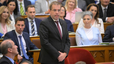 Újabb rendkívüli ülést hívnak össze: fontos változások jönnek a magyar iskolákban és az egészségügyben