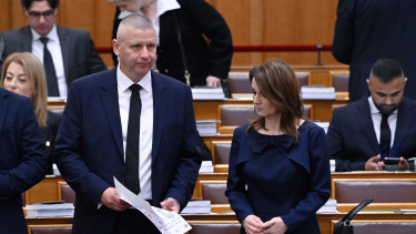 Elkezdődött Ruszin-Szendi Romulusz meghallgatása - Fontos kérdésekre válaszol a leendő honvédelmi miniszter