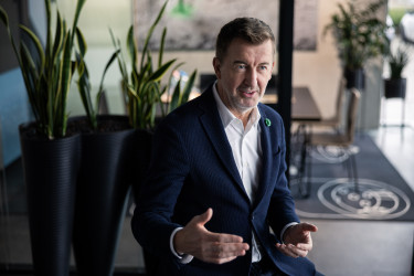 _S6A5579-Enhanced-NR