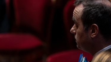 Franciaországban megtörtént, amitől mindenki tartott: speciális eljárással mentik a költségvetést