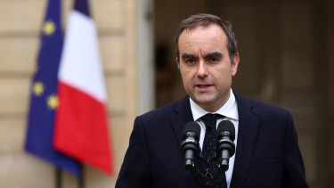 Újabb francia kormány alakult, de ennek feje fölött is ott lóg Damoklész kardja