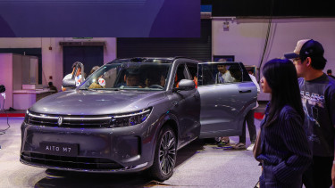 Hangvezérléses WC-t építhet az autójába az egyik kínai autógyártó