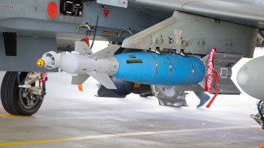 Fénysebesen fejlesztették ki a félelmetes Virivnyuvacs bombát, már élesben is bemutatkozott