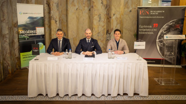 Nagy bejelentést tett a Simple és a Hungarikum, közösen üzennek hadat a Netrisknek