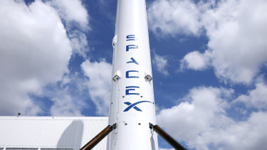 Történelmi nap a piacokon: tőzsdére lép a SpaceX!