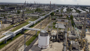 Barátság-leállás: Brüsszel reagált Orbán Viktor levelére, valamint a Mol-nak is üzentek