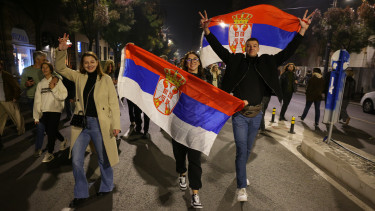 Hatalmas vereségbe futott bele Európa egyik legstabilabbnak hitt vezetője – Mi vezetett Aleksandar Vučić történelmi bukásához?
