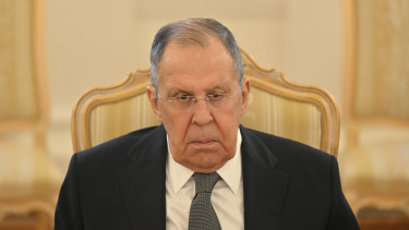 Durván kiosztotta a francia elnököt Lavrov: szánalmas, amit Macron csinál