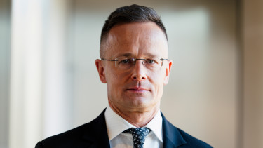 Szijjártó Péter: a kínai Eximbank regionális központot hozhat létre Magyarországon