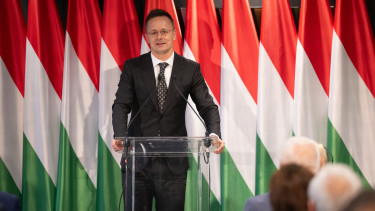 Hétfőn már kivallatnák Szijjártó Pétert, nemzetbiztonsági kérdésekre kell válaszolnia