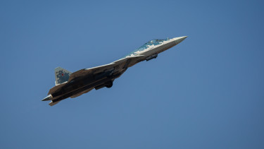 Évtizedek óta várt fejlesztés bukkant fel az orosz lopakodó Szu-57-es vadászgépen, de van vele egy komoly probléma