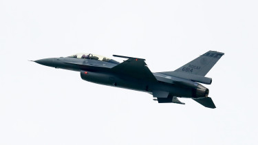 Amerika döntött: mehetnek a fegyverek a feszült térségbe, Pekingben ennek nem fognak örülni