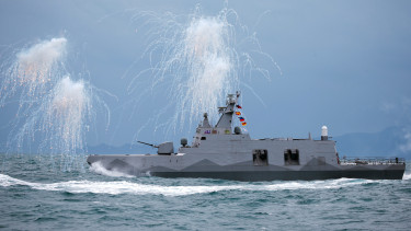 Kiadta a figyelmeztetést a biztonsági főnök: Moszkva segítheti szövetségesét egy katonai invázióban