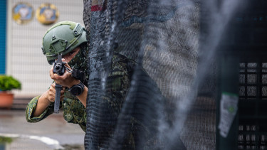 Itt a fordulat: hatott a felemelkedő nagyhatalom fenyegetése, egyre nagyobb hadsereg épül