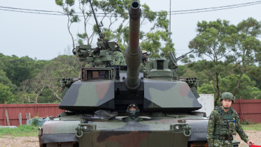 Sorakoznak az M1A2T Abrams harckocsik a keleti nagyhatalom közelében, de máris súlyos gondokról suttognak
