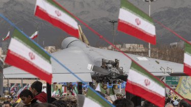 Kiderült: szép csendben beállt Irán mellé a világ egyik legerősebb hatalma - Masszív fegyverszállítmányok érkeztek Teheránba
