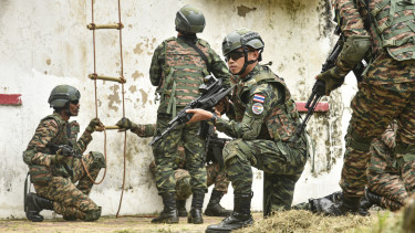 Nyíltan cáfolták Trump nagy bejelentését: nem sikerült békét teremteni, tovább pusztítanak a fegyverek