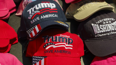 Pártot alapítottak Brüsszelben az amerikai elnök tiszteletére: itt a TRUMP!