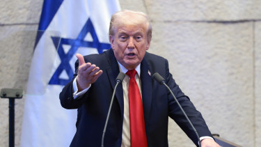 Váratlan kritika jött Trumptól: páros lábbal rúgott bele Izraelbe, azt mondja, túl sok civil hal meg miattuk