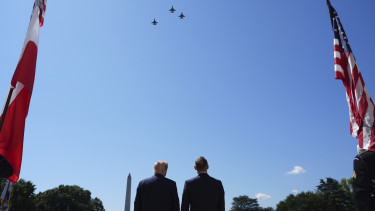 Komoly ígéretet tett a lengyeleknek Trump egy orosz támadás esetére, ők mégsem hisznek neki