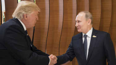 Végzetes csapdát állíthatott Trump elnöknek Putyin – Átverés az egész békecsúcs?
