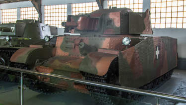 A magyar tank, aminek fel kellett volna vennie a versenyt a T-34-essel – Könnyű harckocsiból próbált meg nehézpáncélost kreálni a honvédség