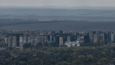 Hatalmas katlan fenyeget: orosz áttörés után megnyílhat az út az erődváros felé