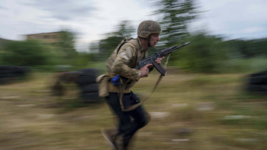 Élő tesztlaborrá válhat a frontvonal: visszautasíthatatlan ajánlatot tett Ukrajna