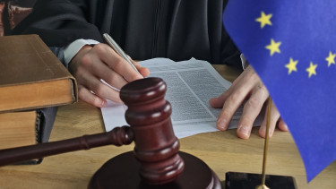 Három kulcsfontosságú törvény kerülhet a süllyesztőbe Donald Trump miatt