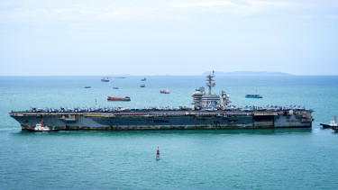 Lesújtó állapotban bukkant fel a USS Abraham Lincoln repülőgép-hordozó, aggasztó trend rajzolódik ki Amerikában