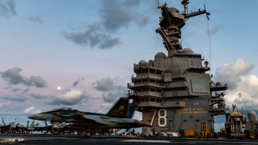 Tűz ütött ki a USS Gerald R. Ford repülőgép-hordozón, a világ legnagyobb hadihajóján