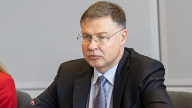 Valdis Dombrovskis: az Európai Bizottság teljes támogatást nyújt Magyarországnak az átállásban