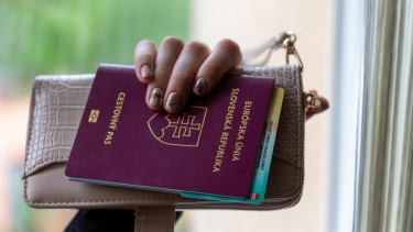Bűnözők kezébe került több tízezer útlevél és személyi igazolvány másolata