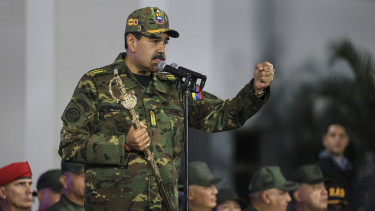 Készül a végső ultimátum Putyin barátjának: luxusban élheti le életét, ha azonnal elmenekül, vagy megindulnak a bombázók