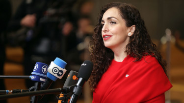 Politikai káosz az országban, ahol több száz magyar katona állomásozik: egy éven belül a harmadik választás jöhet