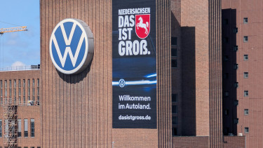 Ilyen még nem volt a német gazdaságtörténetben, nyílt háború fenyeget a Volkswagennél!