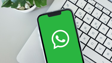 Már az üzeneteidre is képes lesz válaszolni az AI: érdekes újítás érkezik a népszerű alkalmazásra