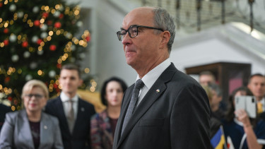 Világraszóló botrány: Trump tyúkszemére lépett a lengyel házelnök, példátlan büntetéssel sújtották Washingtonból