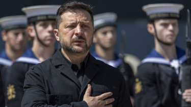 Drasztikusan megcsappant Ukrajna készlete az életet jelentő fegyverekből: Zelenszkij félreérthetetlen üzenetet küldött a Nyugatnak